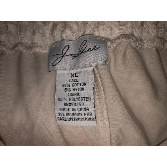 Midi Skirt Ivory Lace J. Dee ✨ - Picture 5 of 5